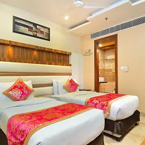 Hari Piorko Grand - 2 Min From New Railway Station Дели